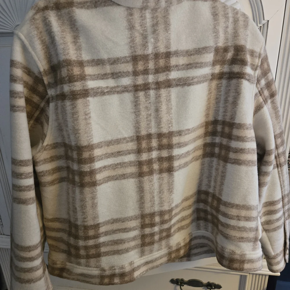 Plaid Button-Up Jacket - Picture 4 of 4